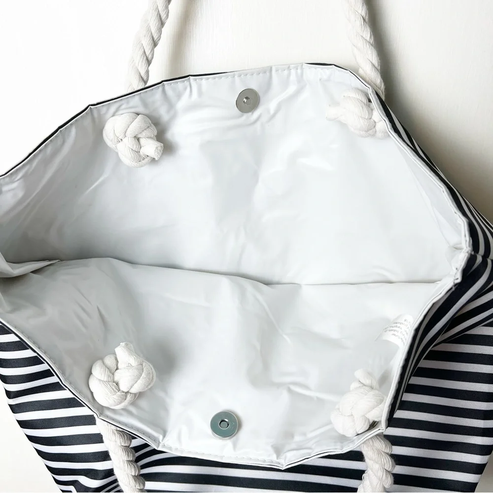 Black & White‎ Striped Beach Tote Plastic Lining Cord Handles Magnetic Snap
